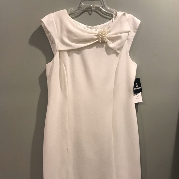 Dresses & Skirts - Semi formal shift dress